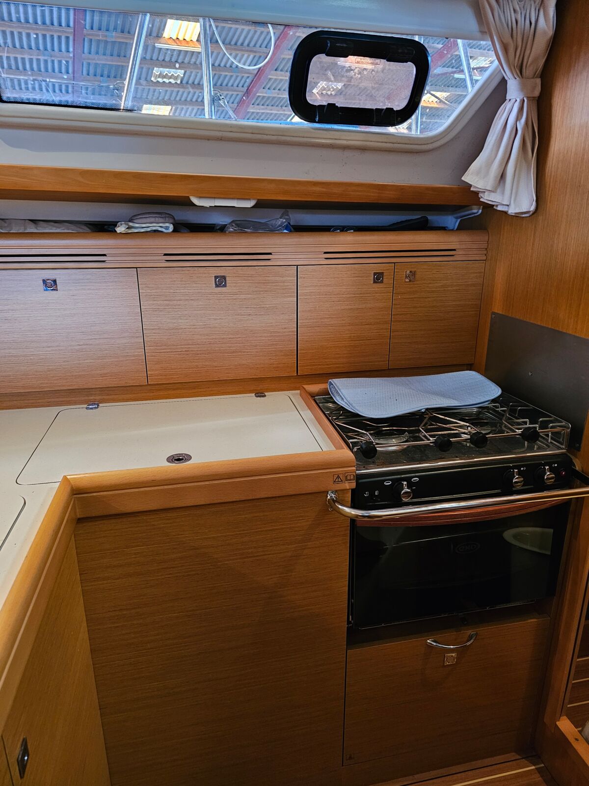 Sailing Yacht Jeanneau Sun Odyssey 36i Sailing World Yachtmakler Heiligenhafen 10