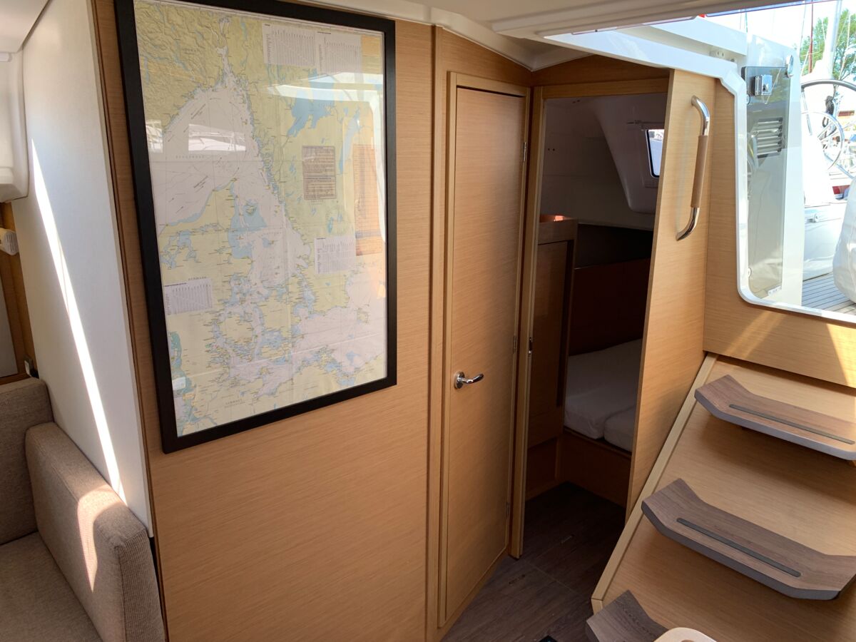 Sailing Yacht Jeanneau Sun Odyssey 410 Sailing World Yachtbrokers 12