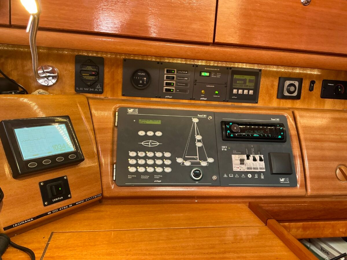 Segelyacht Bavaria 37 Cruiser Sailing World Yachtmakler 21 (1)