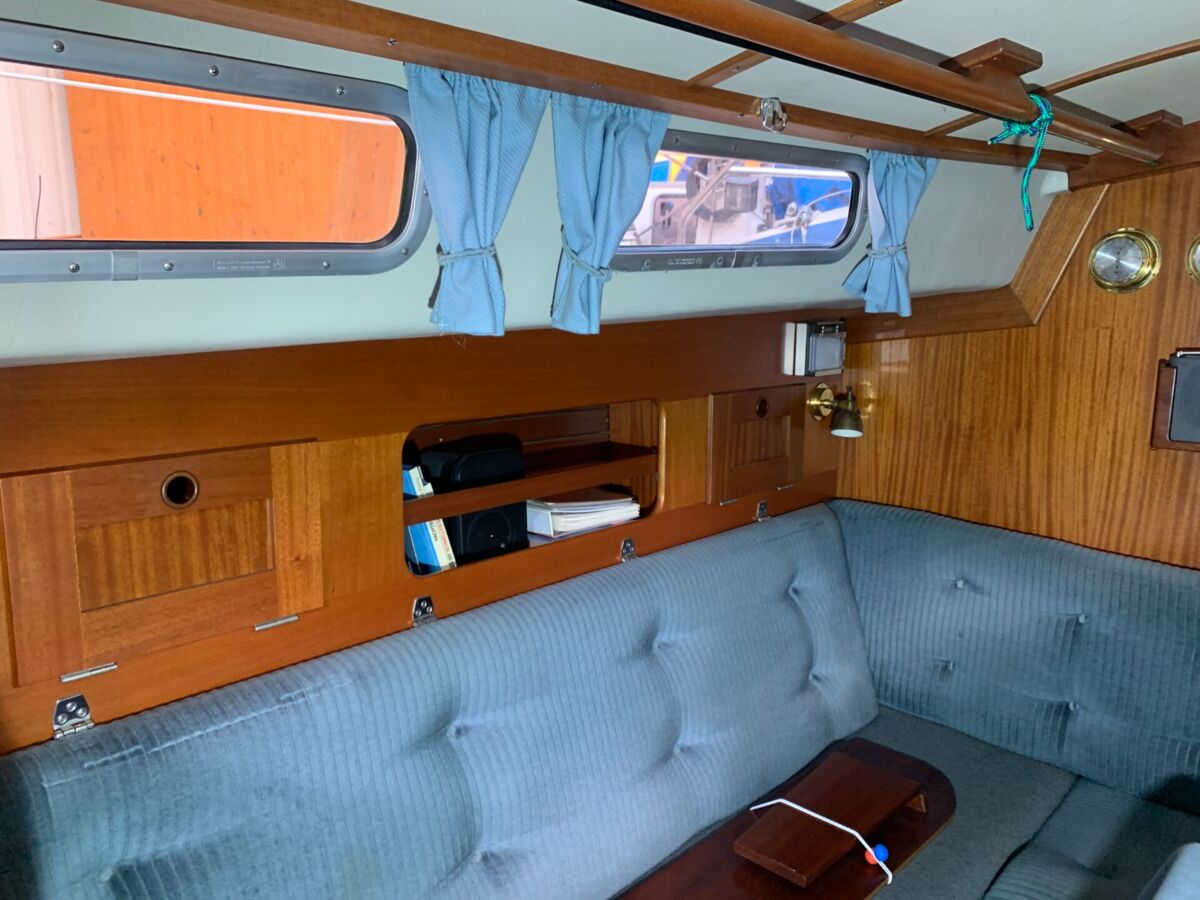 Segelyacht Hallberg-Rassy 29 Sailing World Yachtbrokers 32