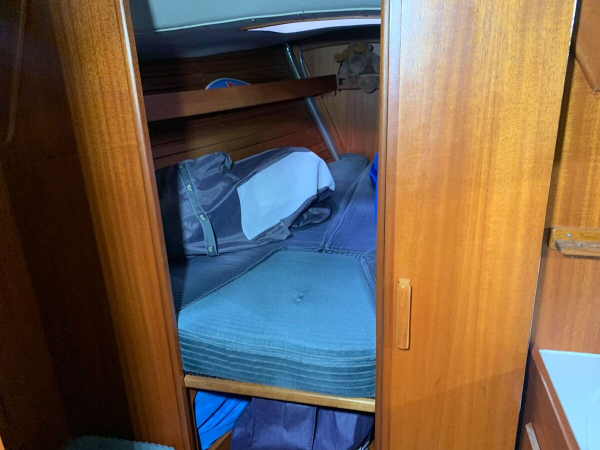 Segelyacht Hallberg-Rassy 29 Sailing World Yachtbrokers 38