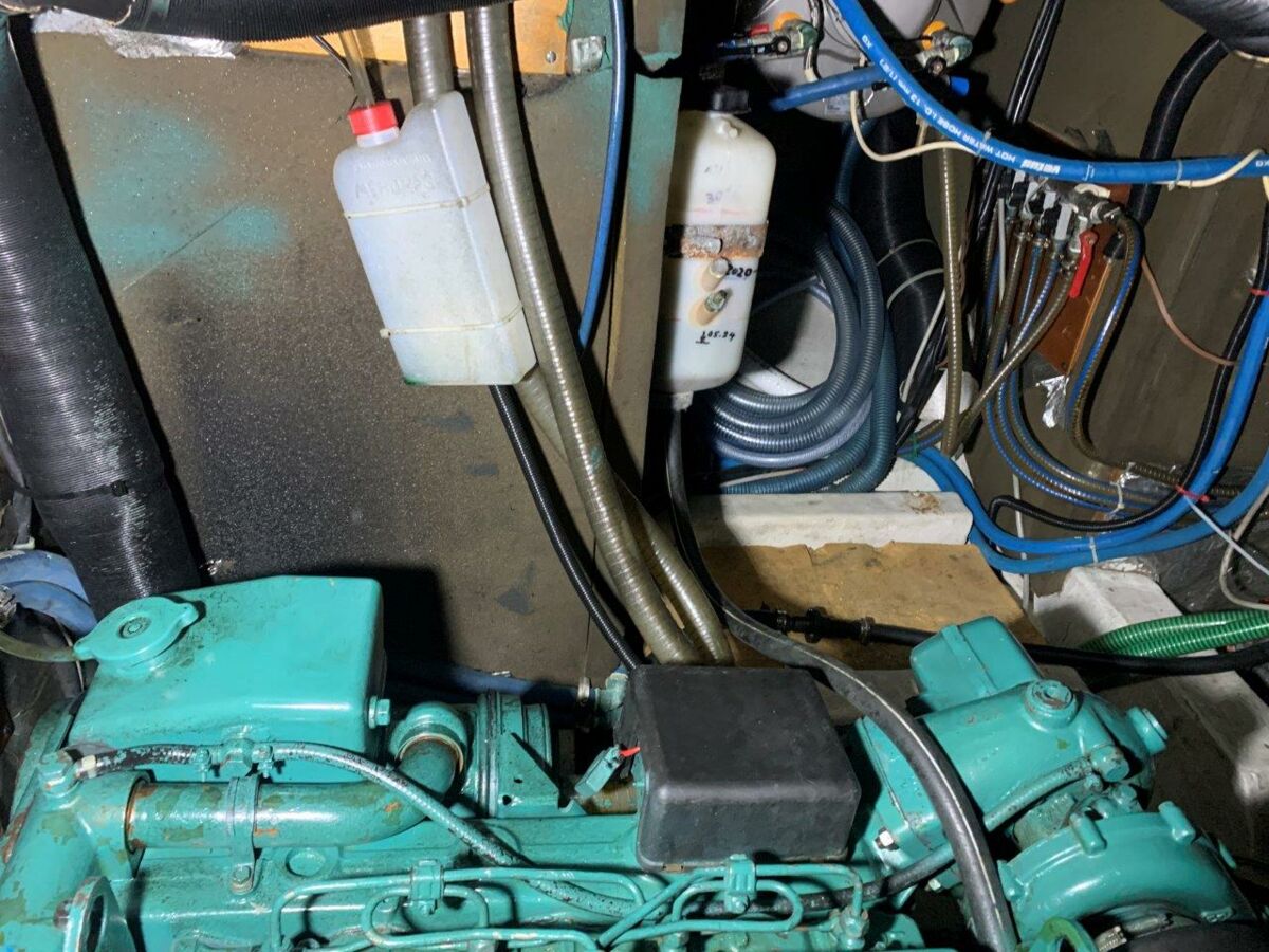 Segelyacht Hallberg-Rassy 45 Sailing World Yachtmakler   (52)