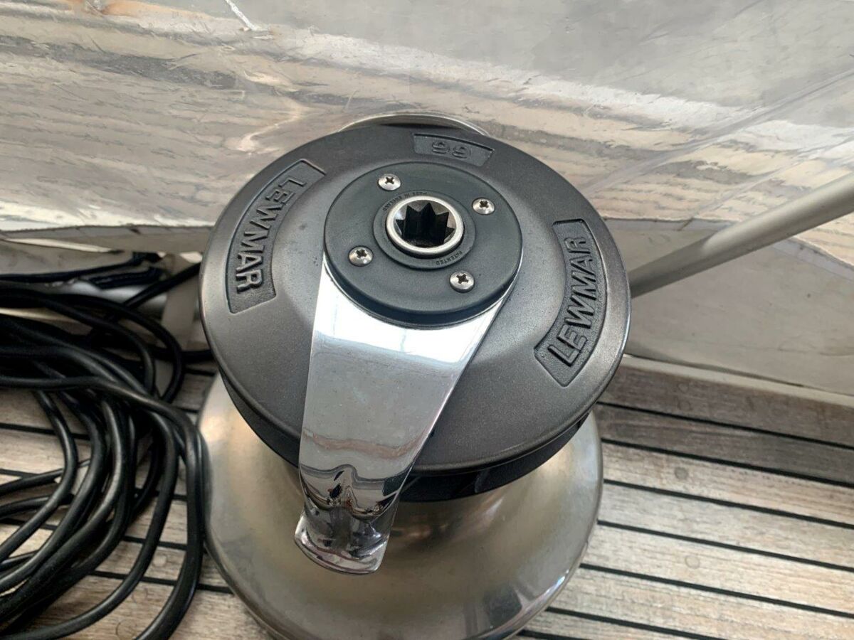 Segelyacht Hallberg-Rassy 45 Sailing World Yachtmakler   (66)