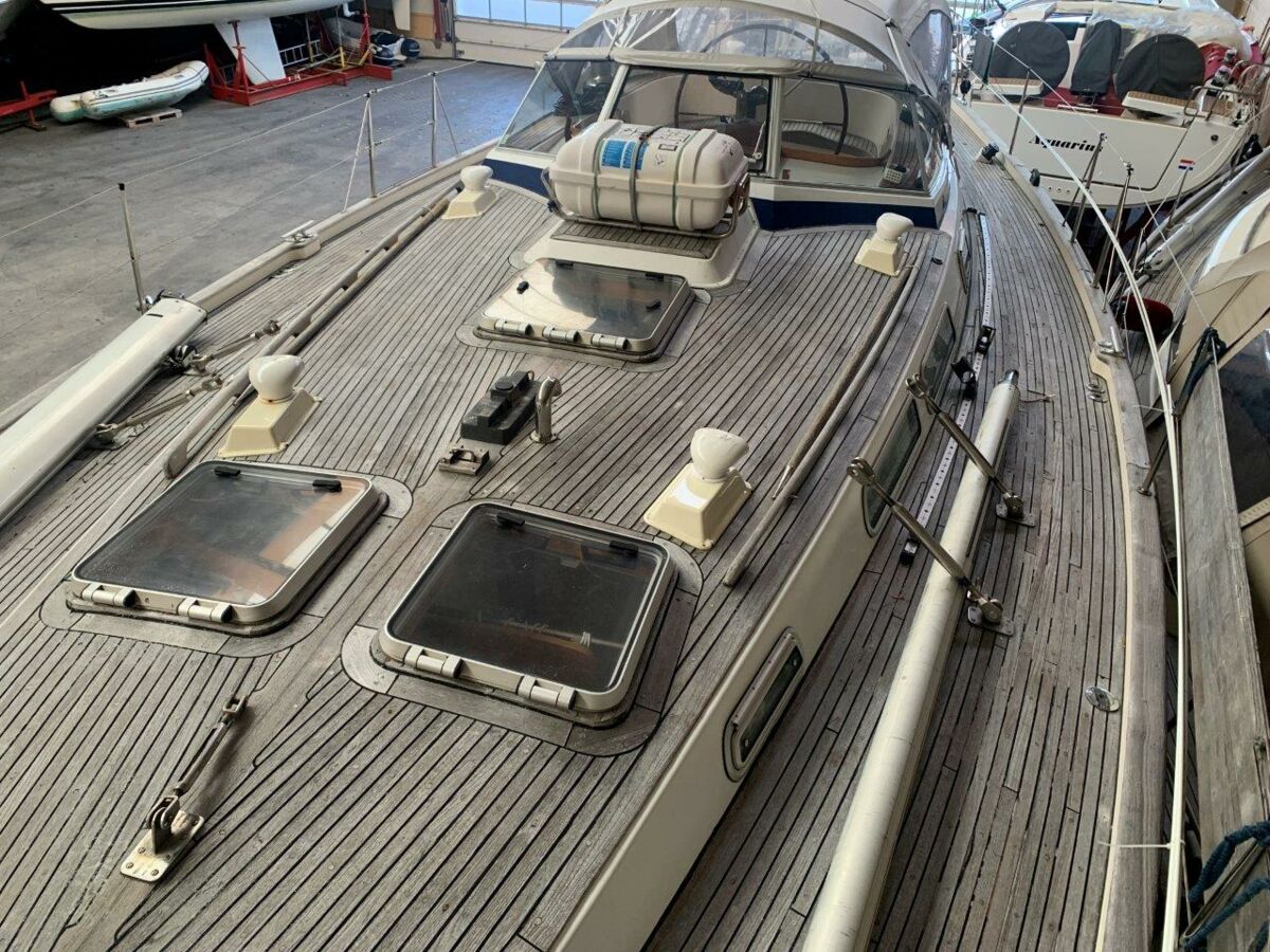 Segelyacht Hallberg-Rassy 45 Sailing World Yachtmakler   (90)