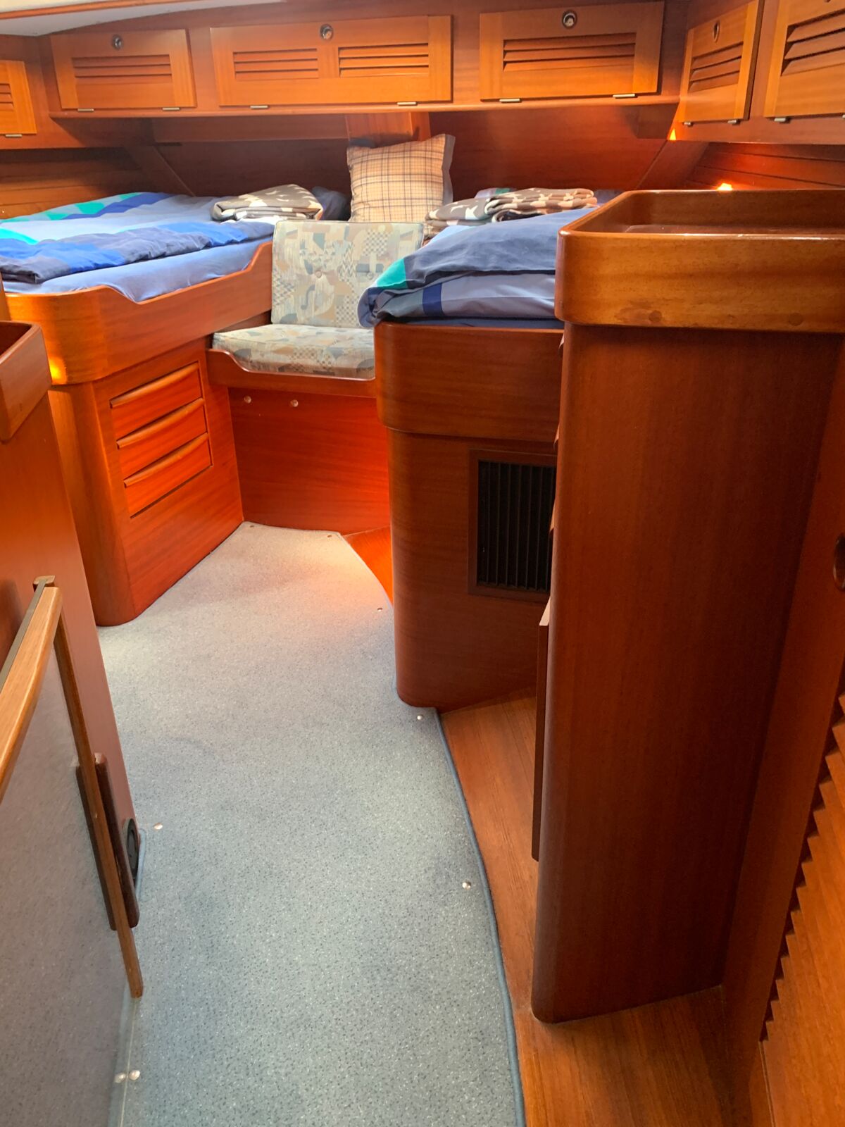 Segelyacht Hallberg-Rassy 45 Sailing World Yachtmakler Heiligenhafen 64