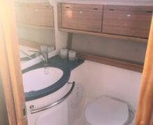 Bavaria 42-Cruiser-Gebrauchtyacht-Sailing-World-Yachtbrokers-20