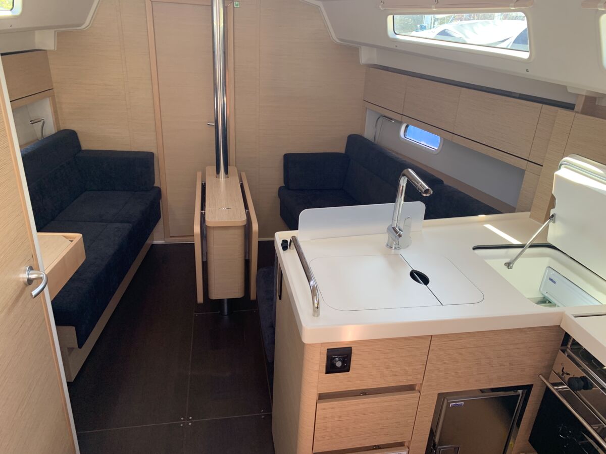 Hanse 348