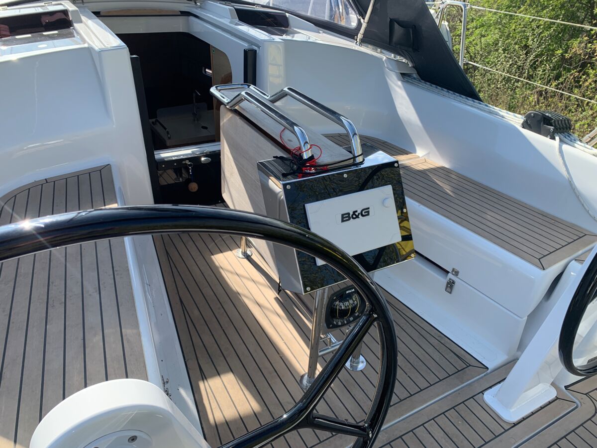 Hanse 348