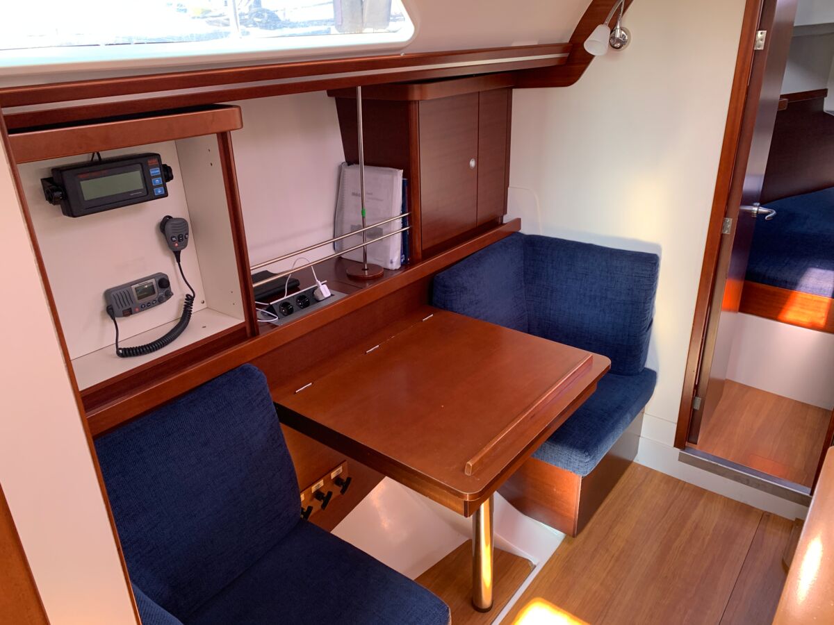 Hanse 370