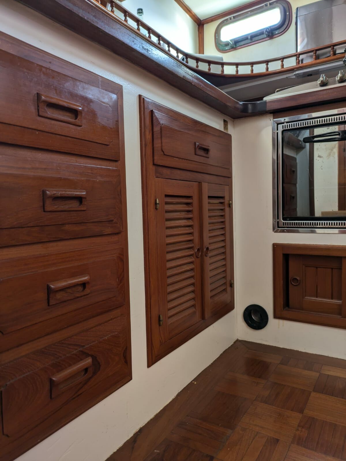 Motorsailer Island Trader 40 Sailing World Yachtbrokers Heiligenhafen 25