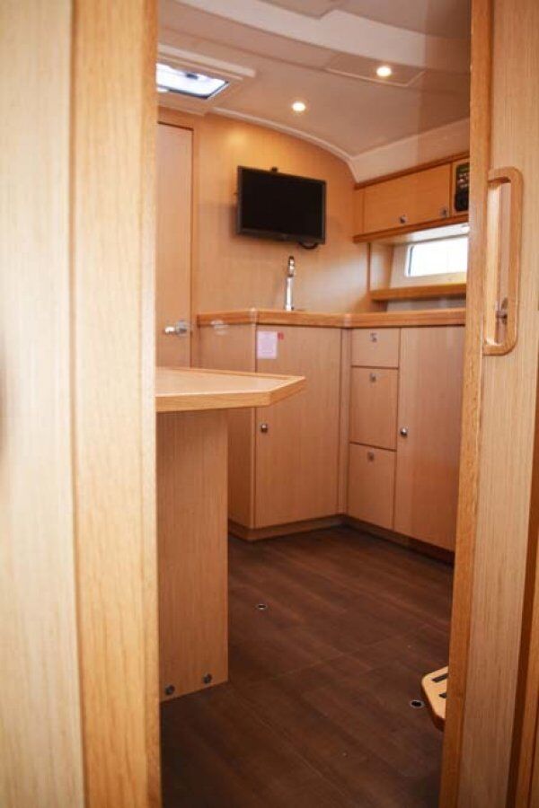 Motoryacht Bavaria Sport 35 Sailing World Yachtmakler Heiligenhafen 42