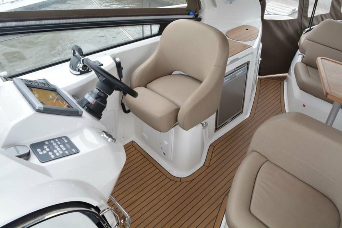 Motoryacht Bavaria Sport 35 Sailing World Yachtmakler Heiligenhafen 7