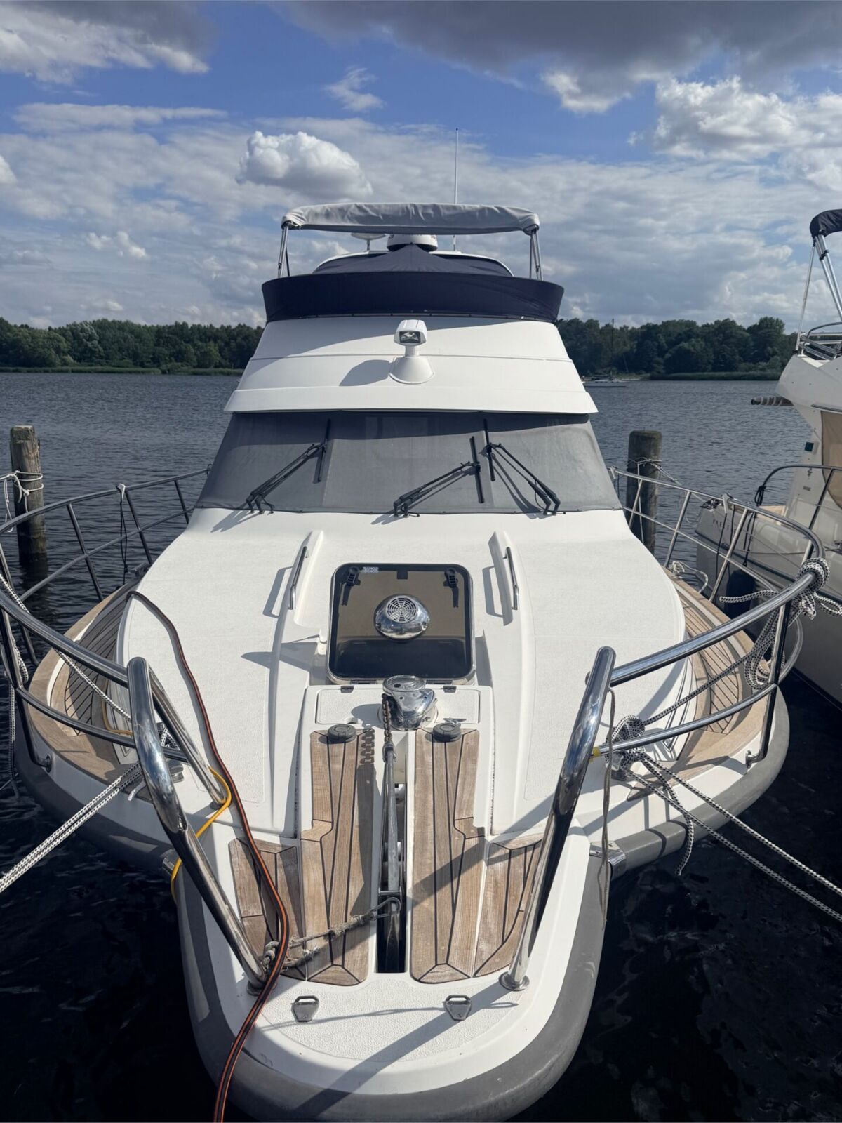 Motoryacht Nimbus 380 Carisma Fly Sailing World Yachtbrokes Heiligenhafen 5