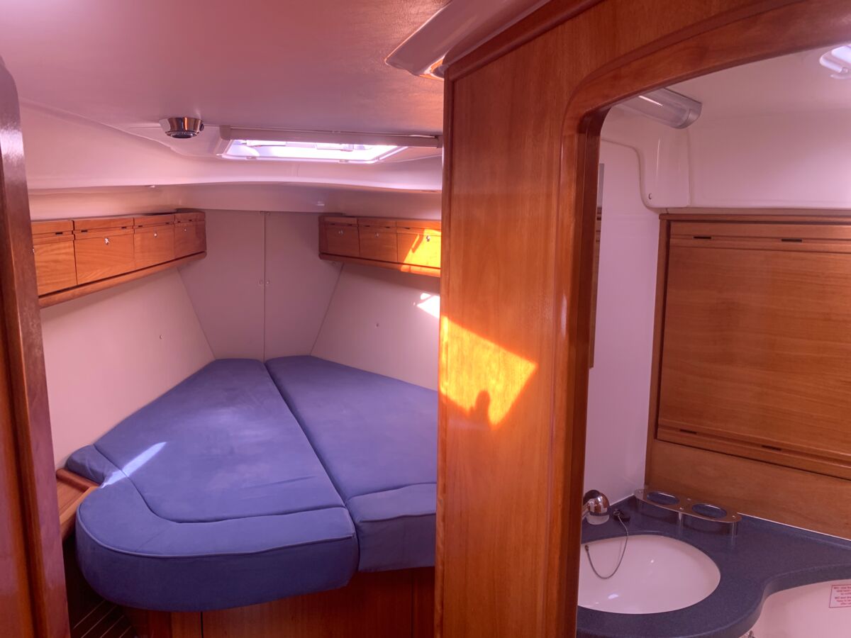 Sailing Yacht Bavaria 40 Cruiser Sailing World Yachtmakler Heiligenhafen 12