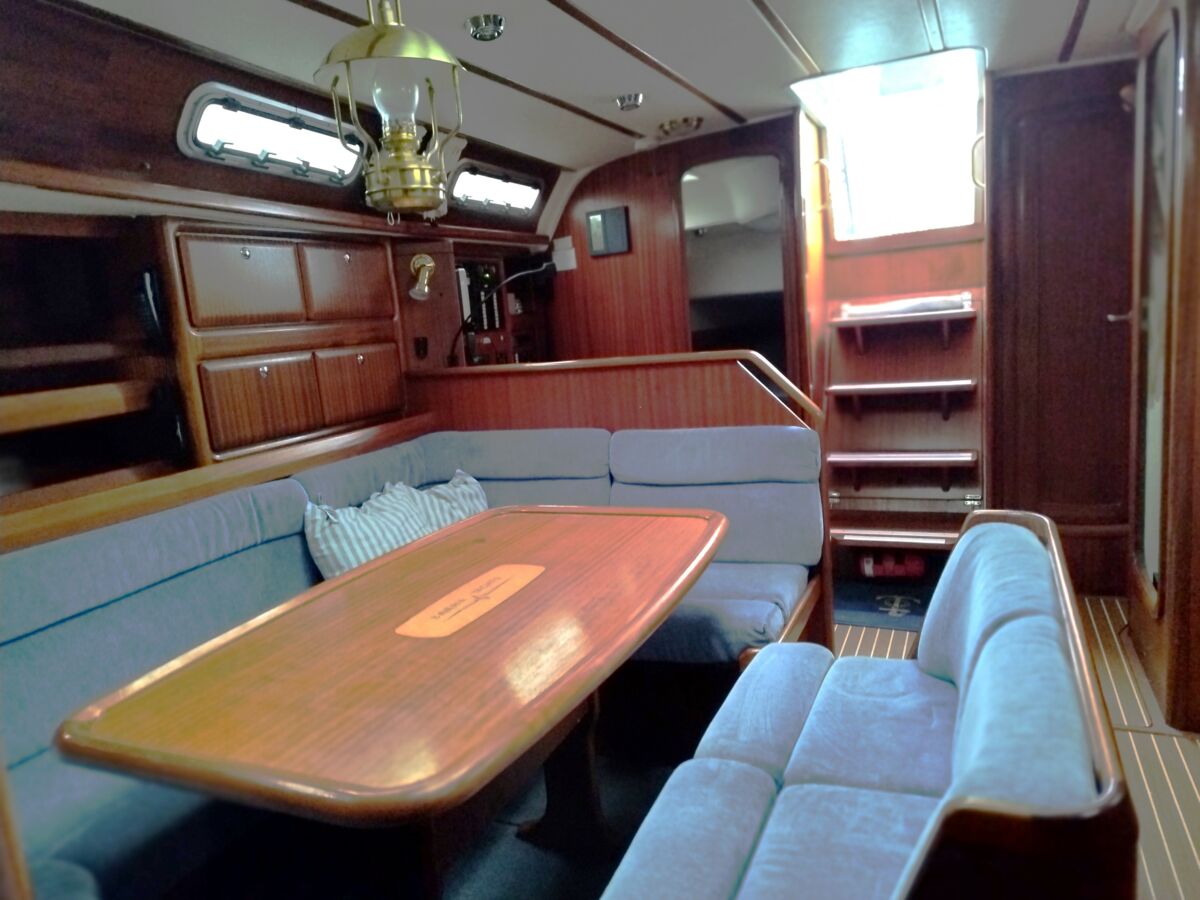Sailing Yacht Bavaria 42 Sailing World Yachtbrokers 11