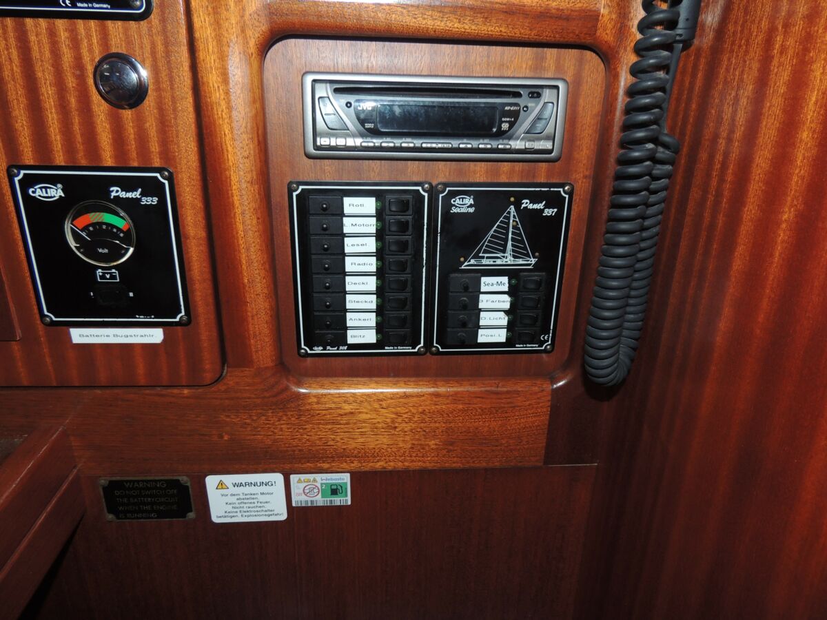 Sailing Yacht Bavaria 42 Sailing World Yachtbrokers 16