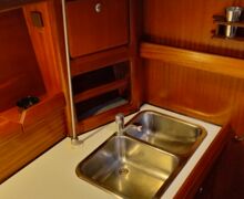 Sailing Yacht Bavaria 42 Sailing World Yachtbrokers 23