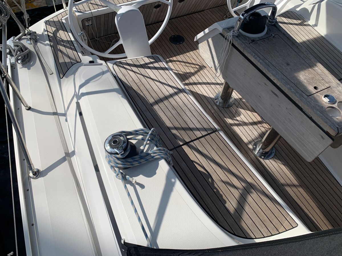 Sailing Yacht Bavaria Cruiser 34 Sailing World Yachtbrokers Heiligenhafen 22
