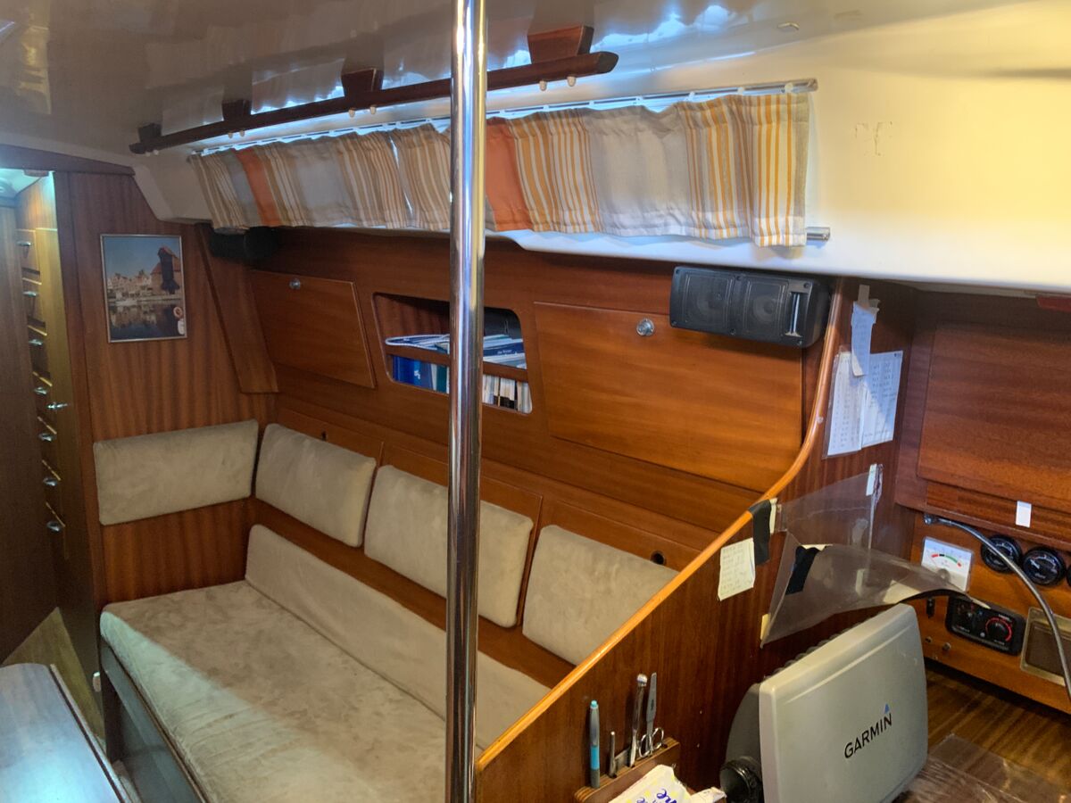 Sailing Yacht Contest 36 Sailing World Yachtbrokers 7