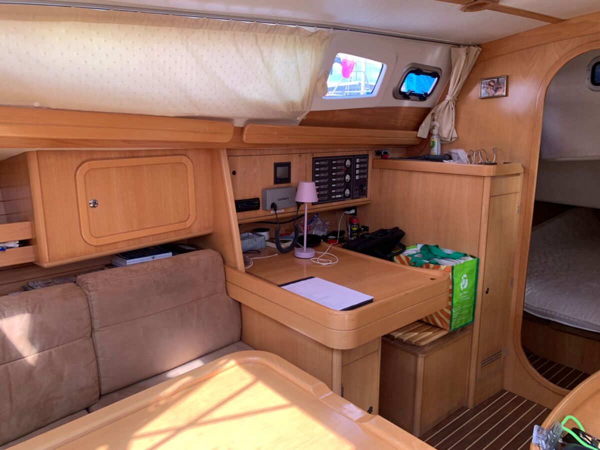 Sailing Yacht Feeling 39 DI Sailing World Yachtbrokers 9