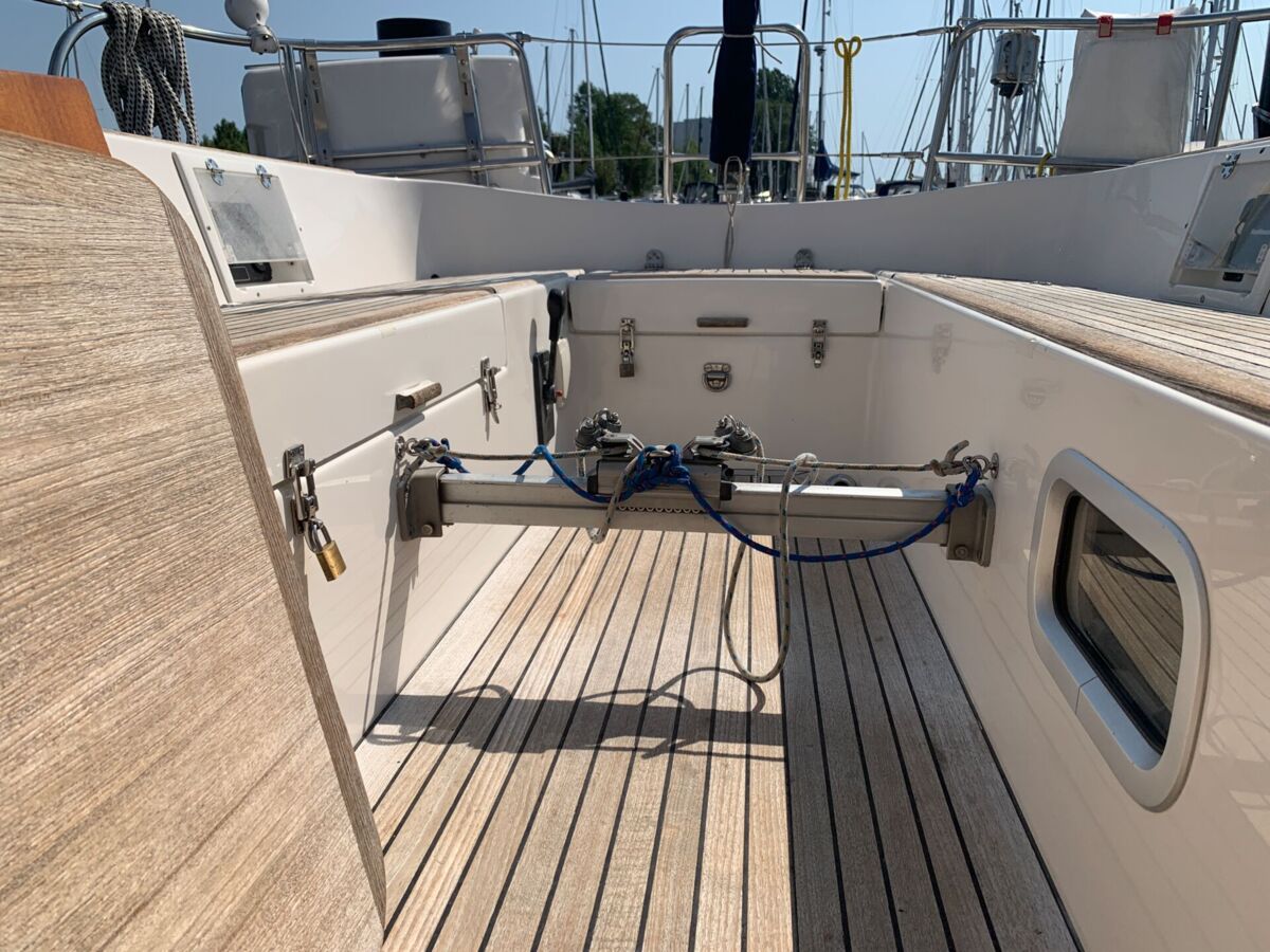 Sailing Yacht Hallberg-Rassy 34 Sailing World Yachtmakler Heiligenhafen 46