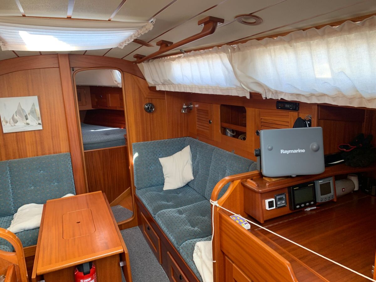 Sailing Yacht Hallberg-Rassy 34 Sailing World Yachtmakler Heiligenhafen 7