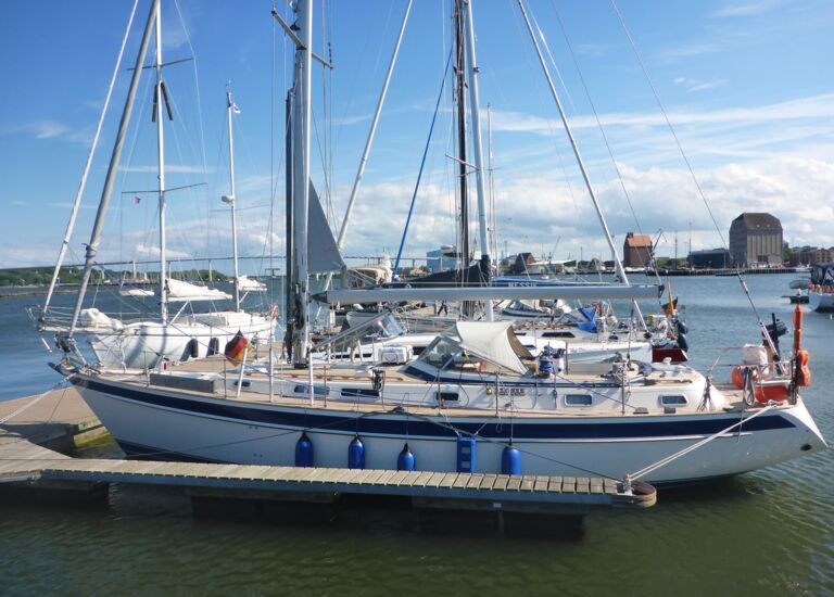 Sailing Yacht Hallberg-Rassy 42 F Sailing World Yachtbrokers Heiligenhafen 1