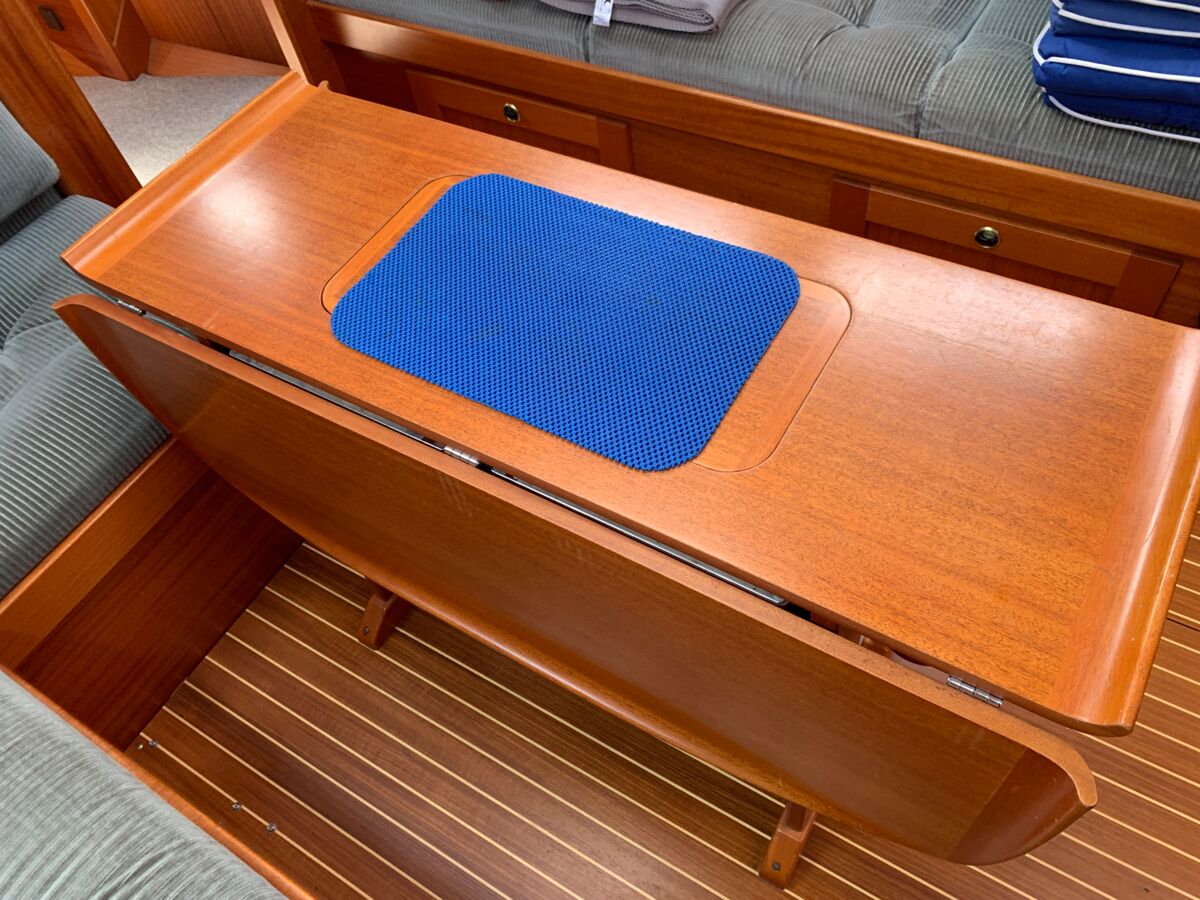 Sailing Yacht Hallberg-Rassy 42 F Sailing World Yachtbrokers Heiligenhafen 38
