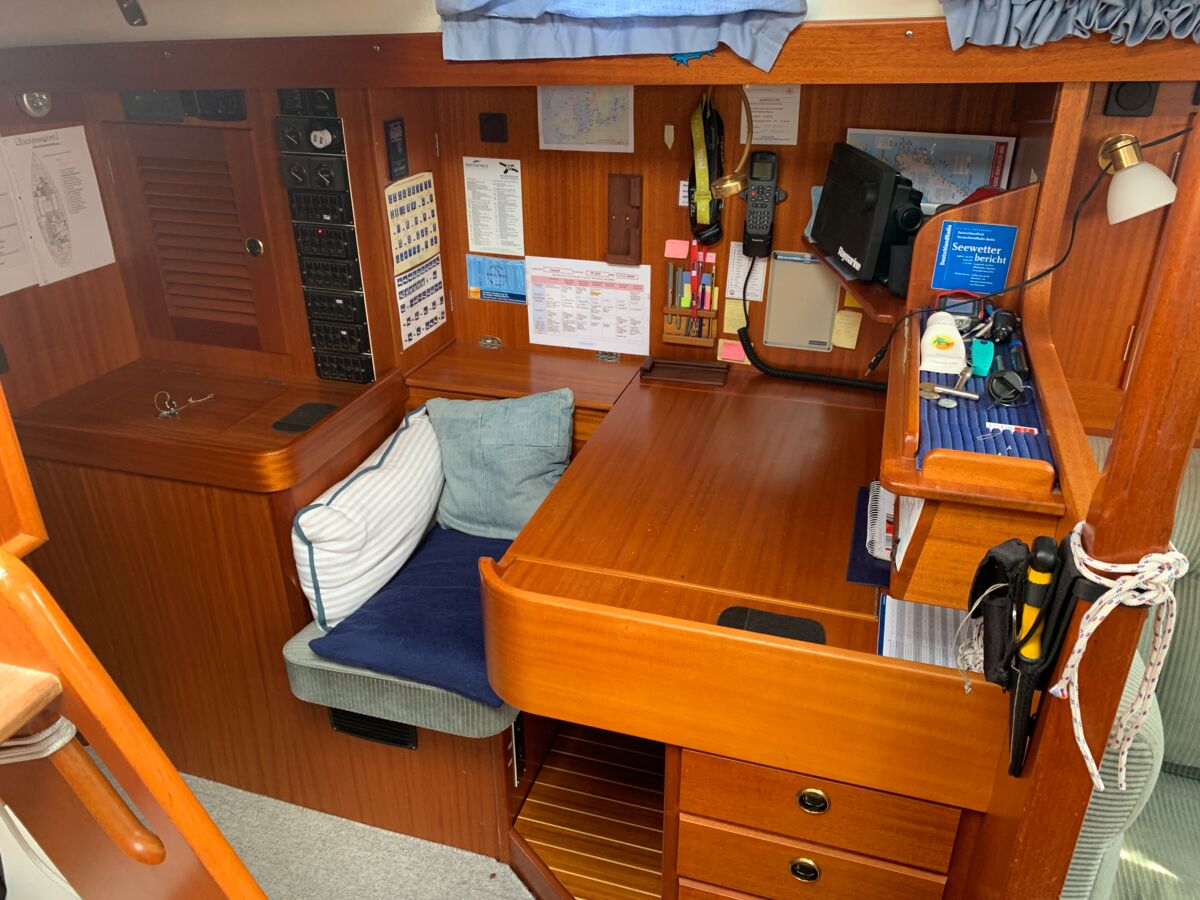 Sailing Yacht Hallberg-Rassy 42 F Sailing World Yachtbrokers Heiligenhafen 39