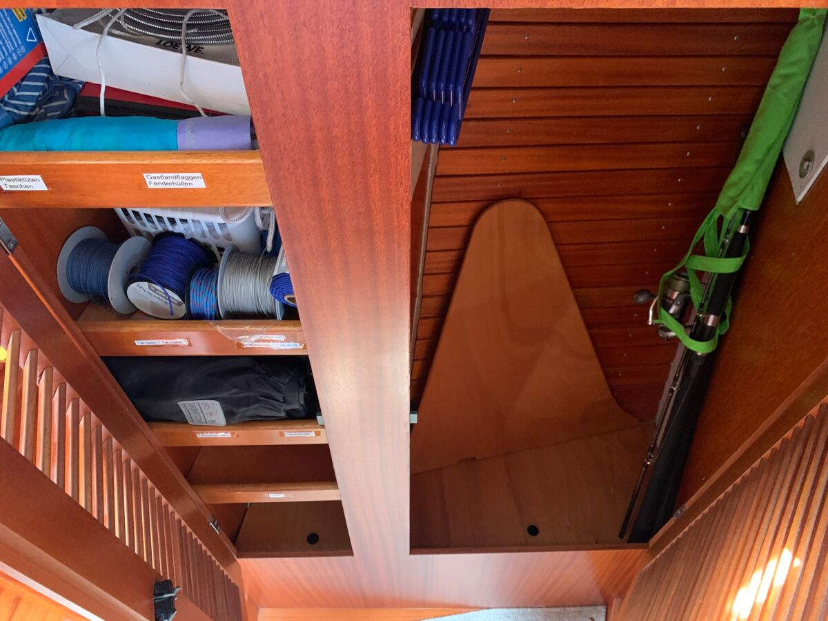 Sailing Yacht Hallberg-Rassy 42 F Sailing World Yachtbrokers Heiligenhafen 47