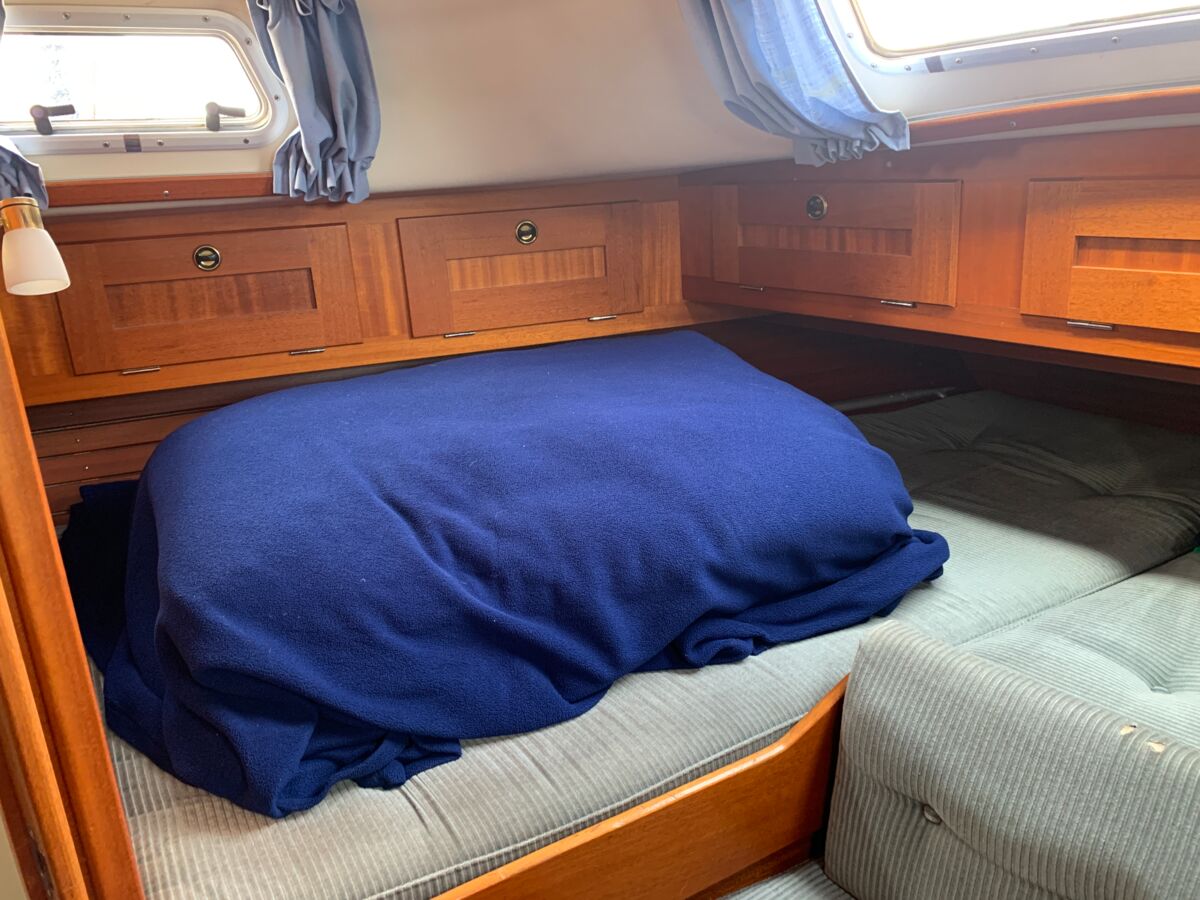 Sailing Yacht Hallberg-Rassy 42 F Sailing World Yachtbrokers Heiligenhafen 55