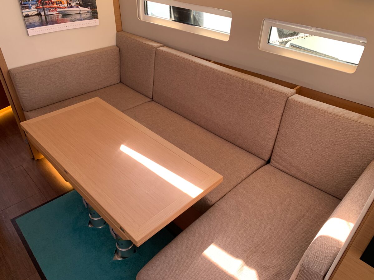Sailing Yacht Jeanneau Sun Odyssey 410 Sailing World Yachtbrokers 7