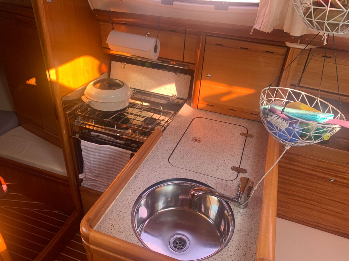 Segelyacht Bavaria 31 Cruiser Sailing World Yachtbrokers Heiligenhafen 11