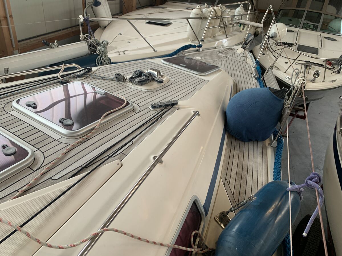 Segelyacht Bavaria 31 Cruiser Sailing World Yachtmakler 46