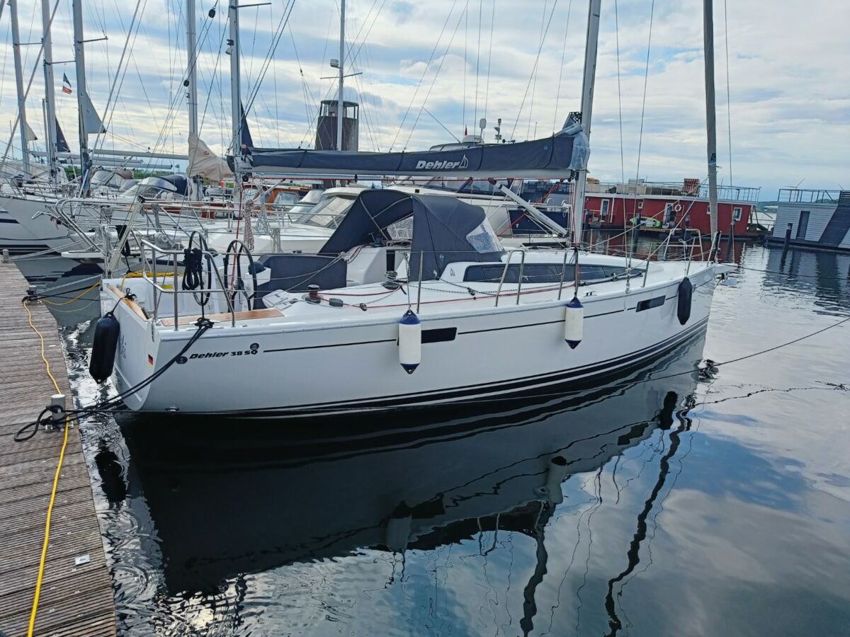 Segelyacht Dehler 38 SQ Sailingworld Yachtmakler 3 (Groß)