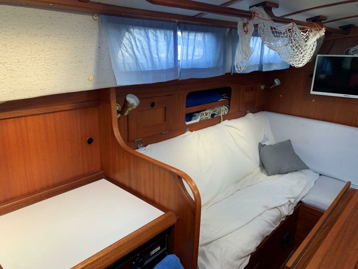 Segelyacht Hallberg-Rassy 29 Fehmarn Sailing World Yachtmakler 32