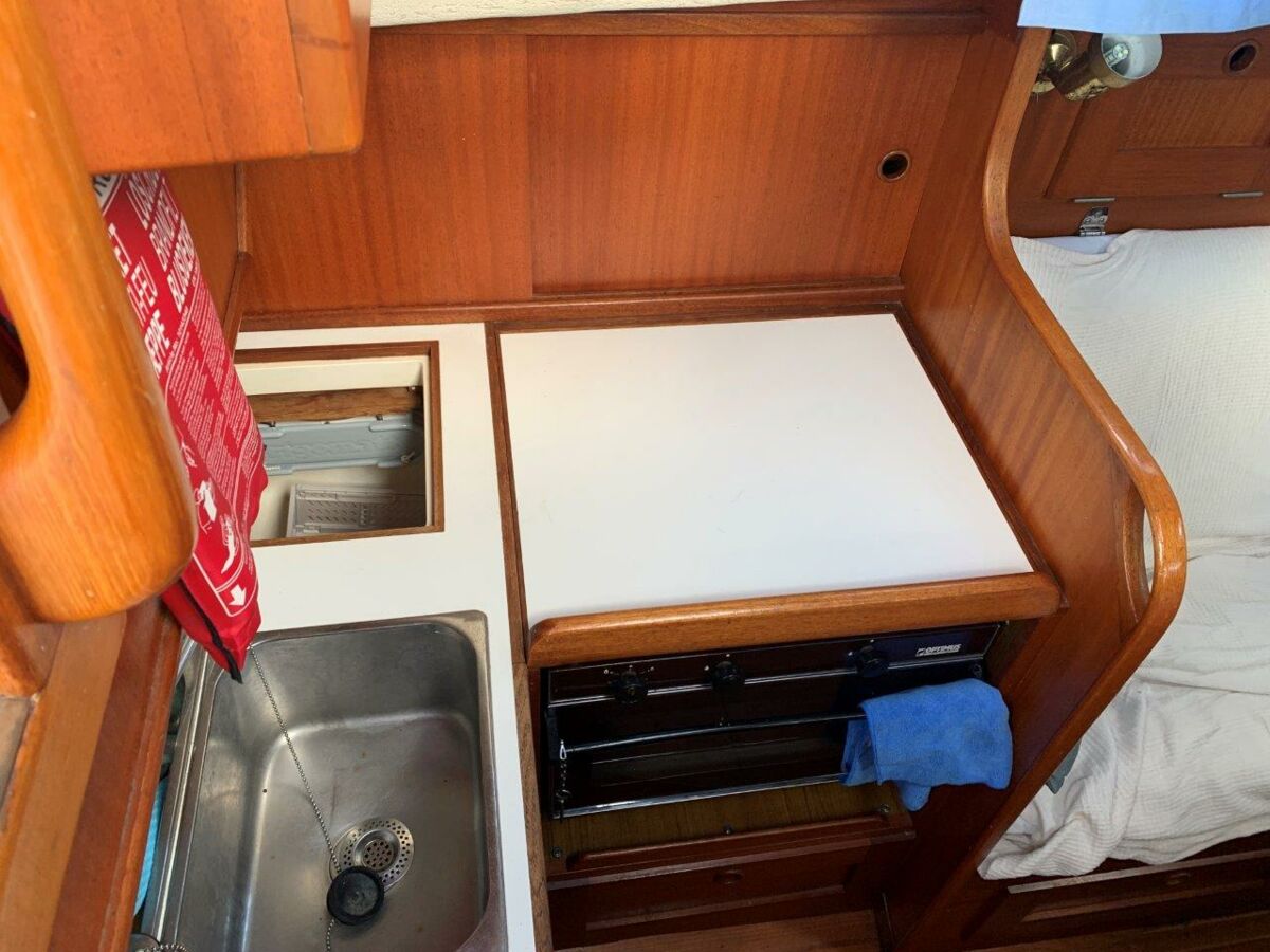 Segelyacht Hallberg-Rassy 29 Fehmarn Sailing World Yachtmakler 33