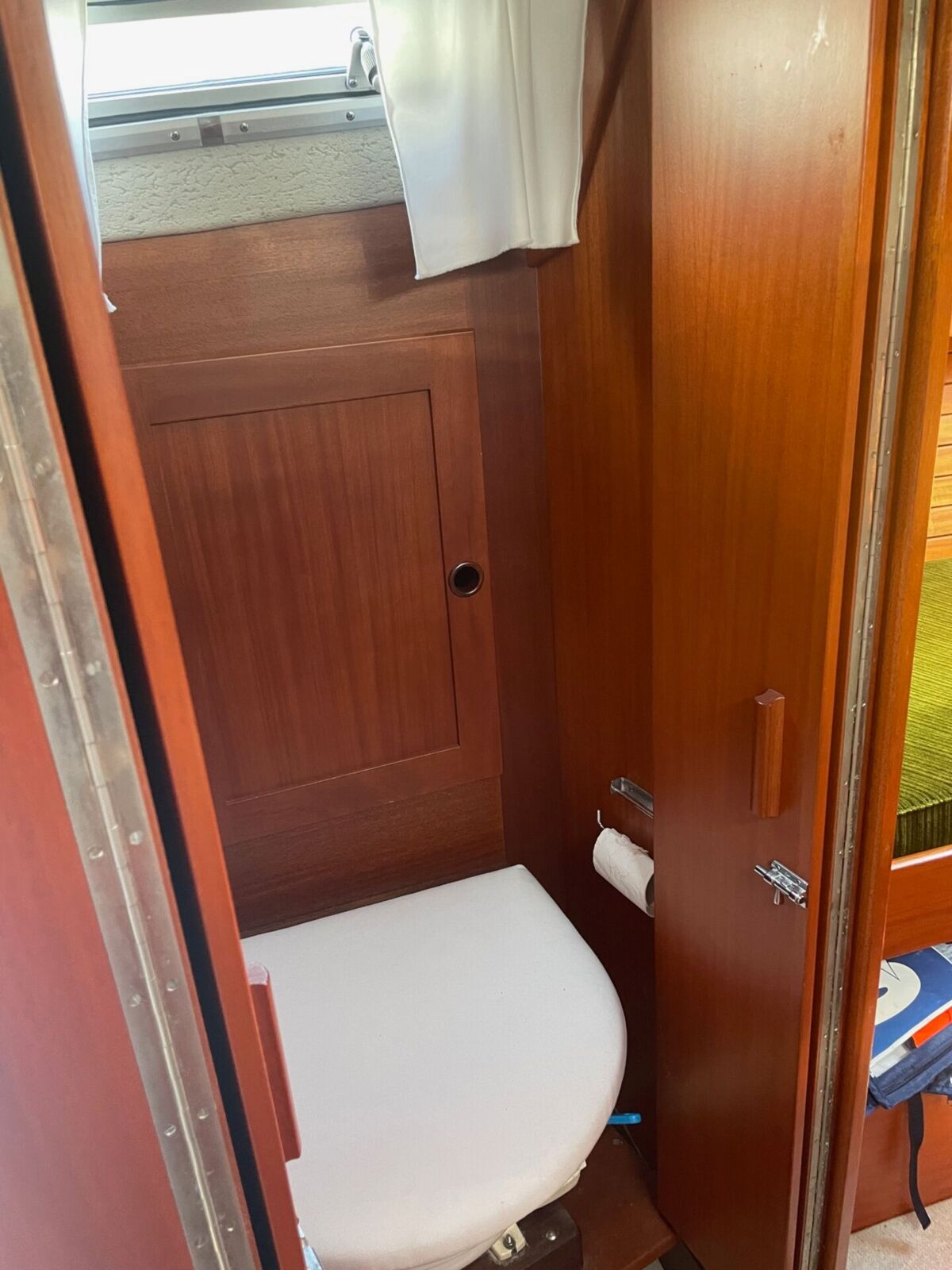 Segelyacht Hallberg-Rassy 29 Sailing World Yachtbrokers 20
