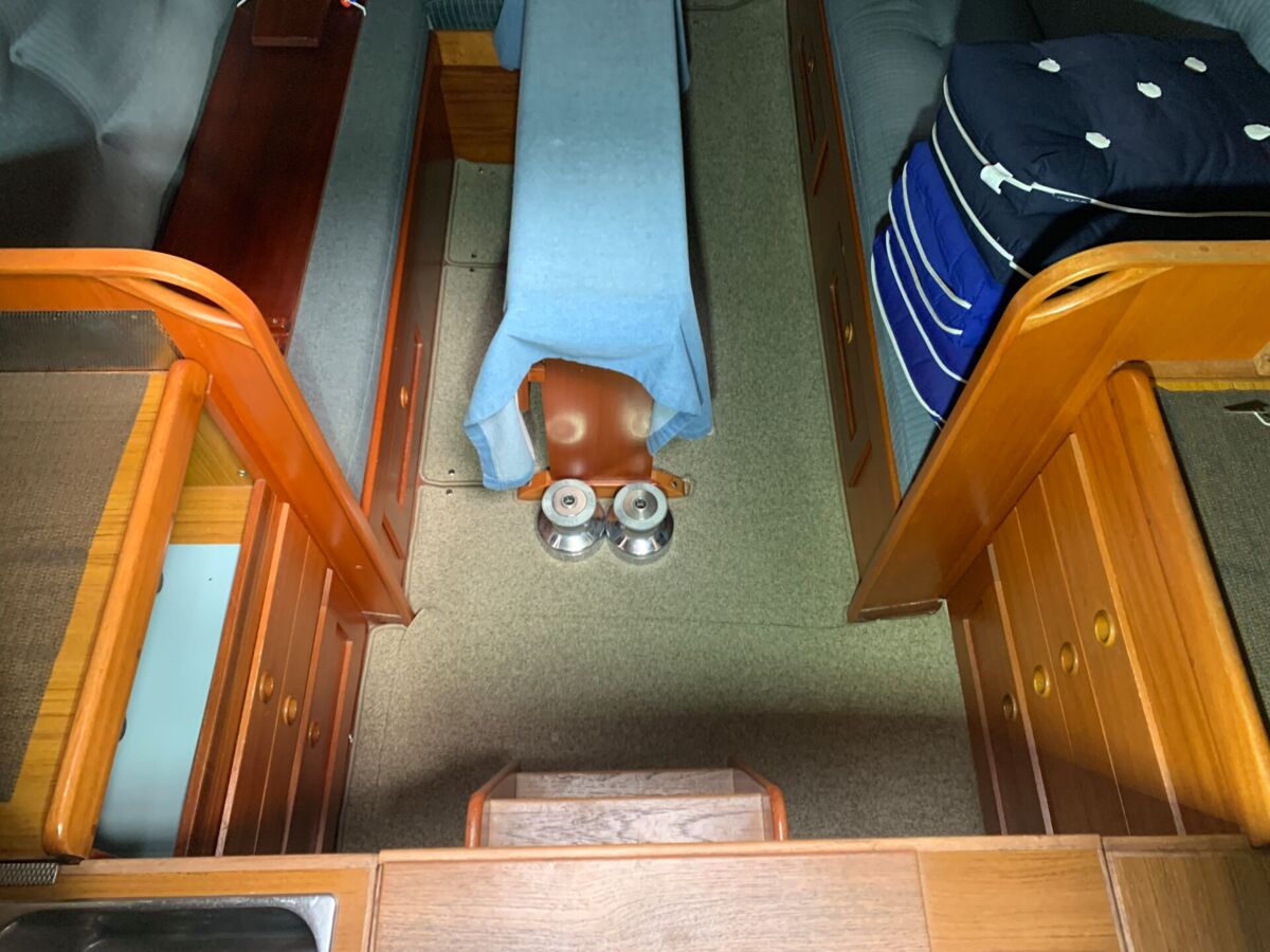 Segelyacht Hallberg-Rassy 29 Sailing World Yachtbrokers 26