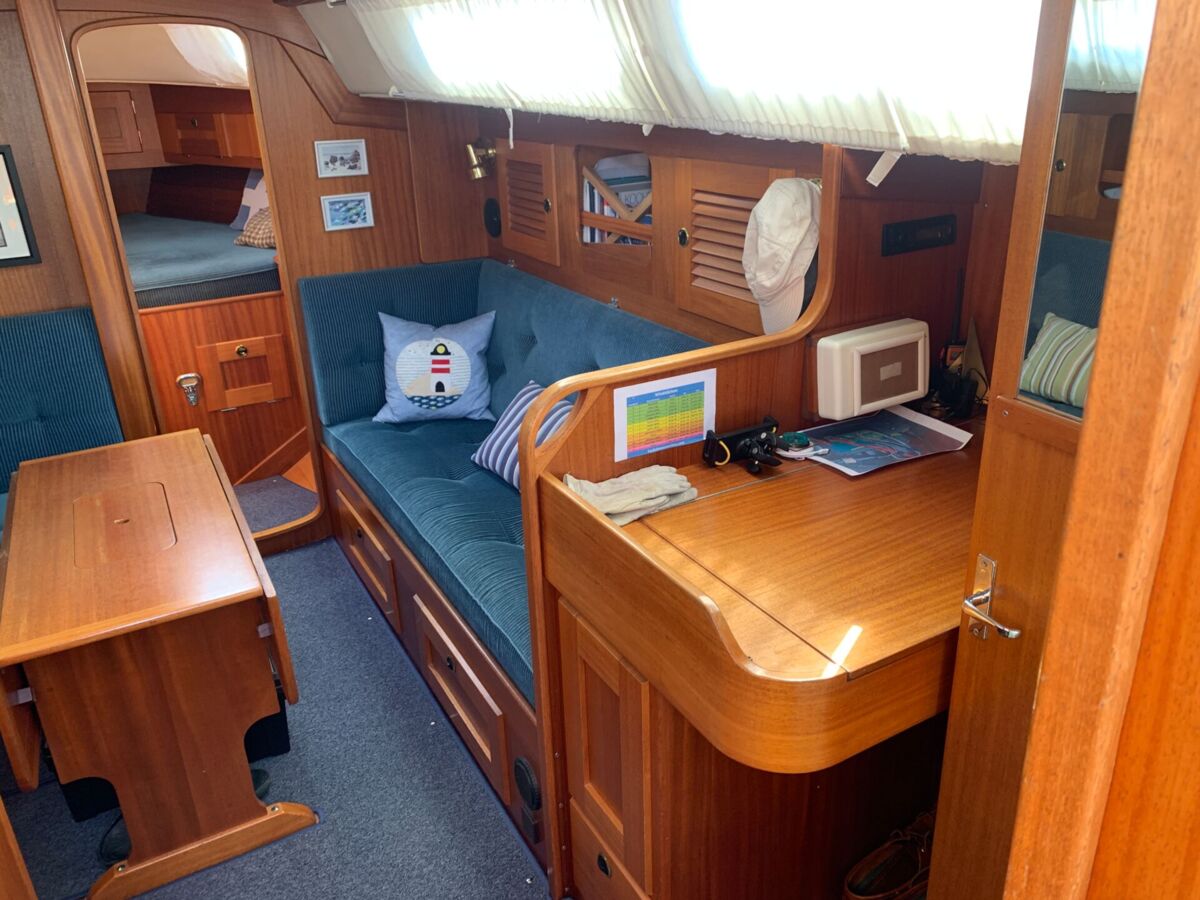 Segelyacht Hallberg-Rassy 34 Sailing World Yachtbrokers 12
