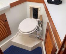 Segelyacht Hallberg-Rassy 45 Sailing World Yachtmakler Heiligenhafen 95