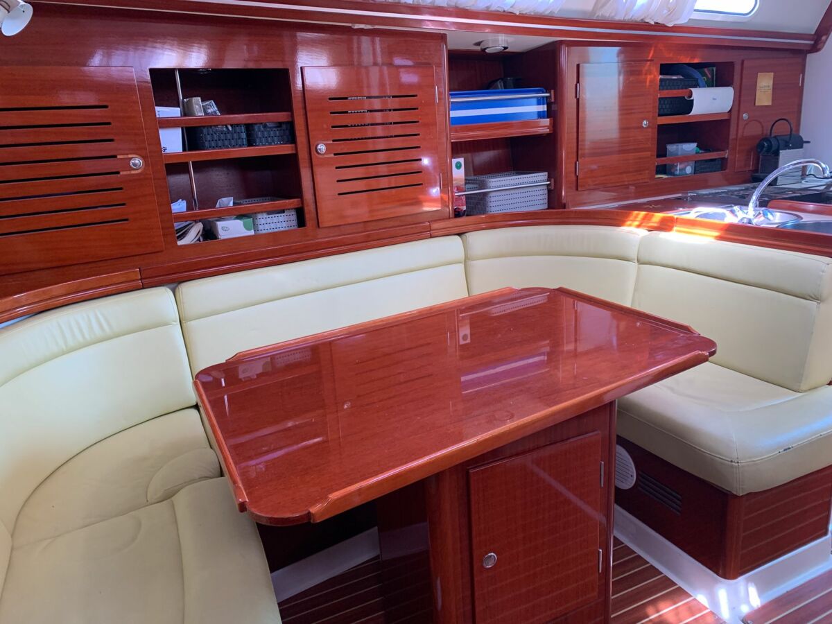 Hanse 411