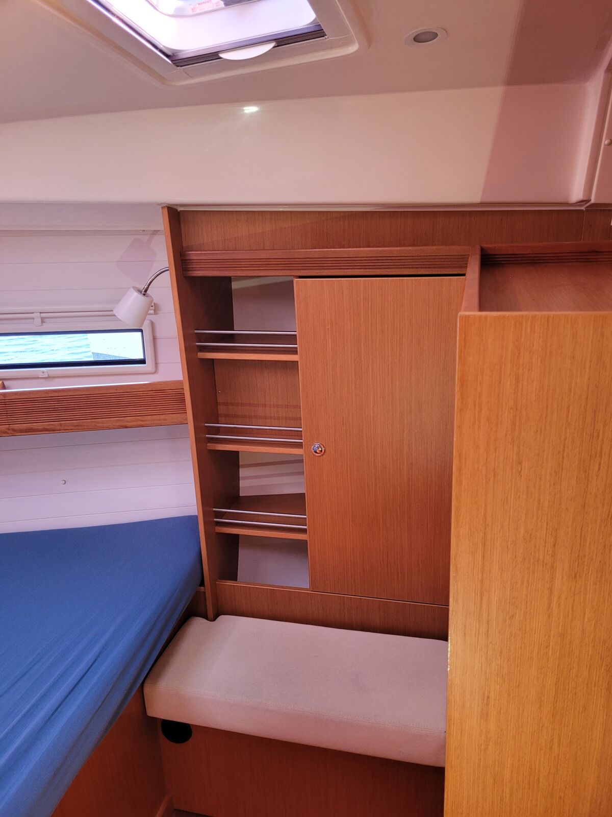 Bavaria Cruiser 36-3 Sailing World Yachtmakler 33