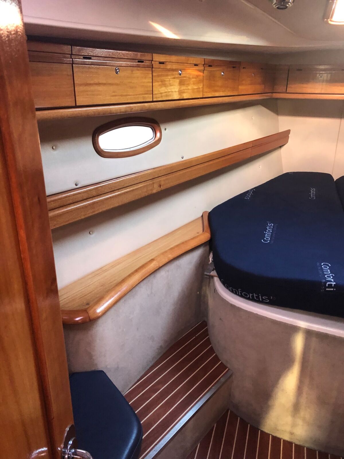 Bavaria 42-Cruiser-Gebrauchtyacht-Sailing-World-Yachtbrokers-15