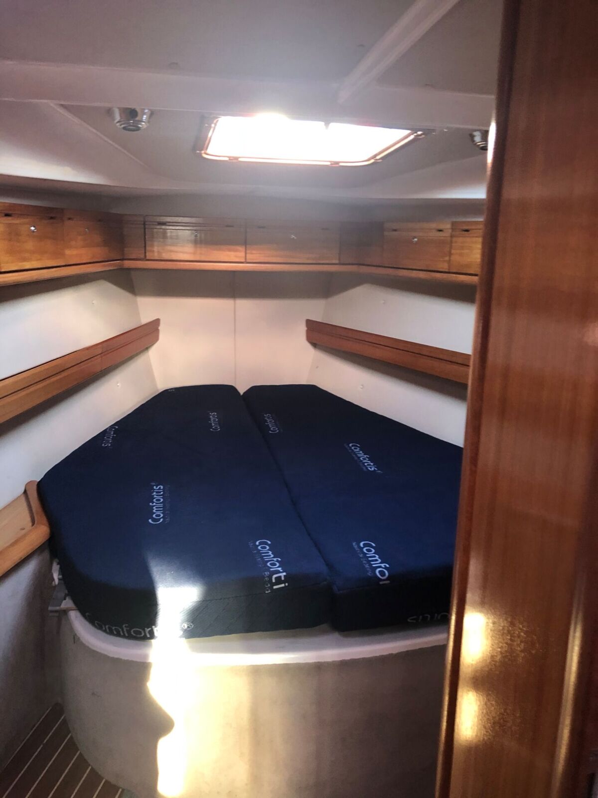 Bavaria 42-Cruiser-Gebrauchtyacht-Sailing-World-Yachtbrokers-16
