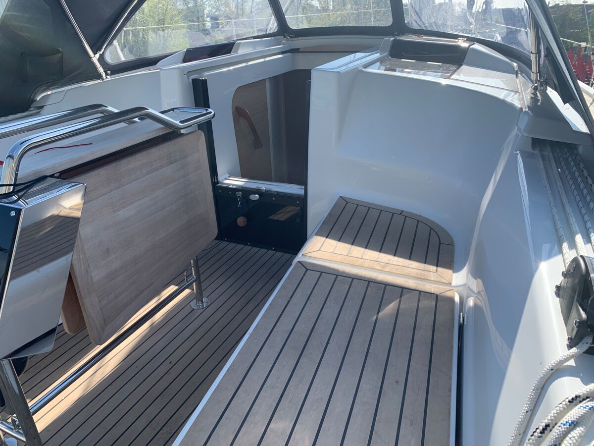 Hanse 348