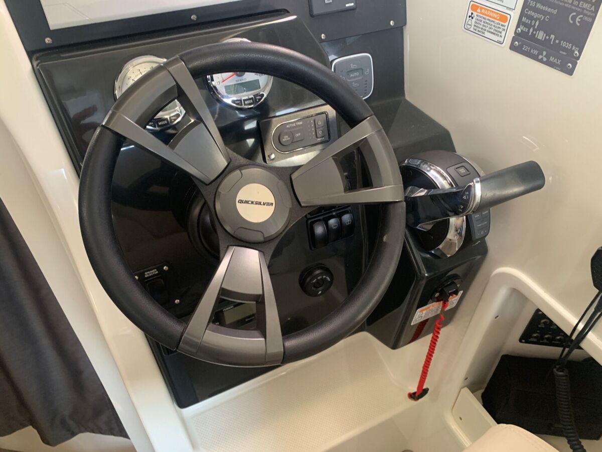 Motorboot Quicksilver Acrtive 755 Weekend Sailing World Yachtmakler 12
