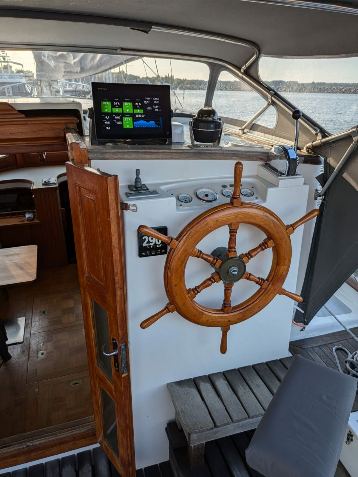 Motorsailer Island Trader 40 Sailing World Yachtbrokers Heiligenhafen 10