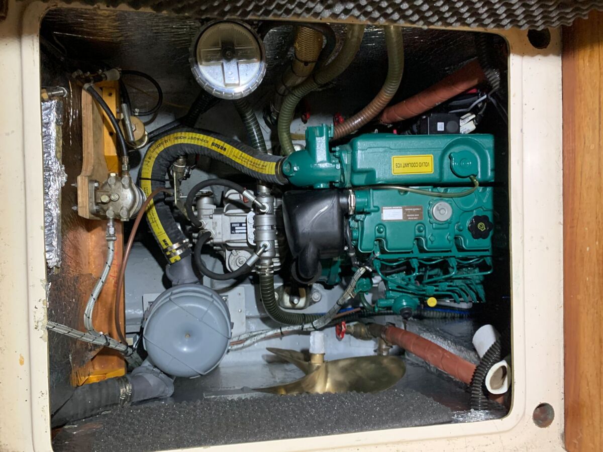 Motorsegler Hallberg-Rassy 94 Sailing World Yachtmakler 85