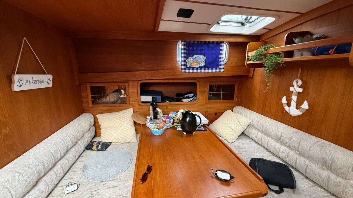 Motorsegler Nauticat 33 Sailing World Yachtmakler 27